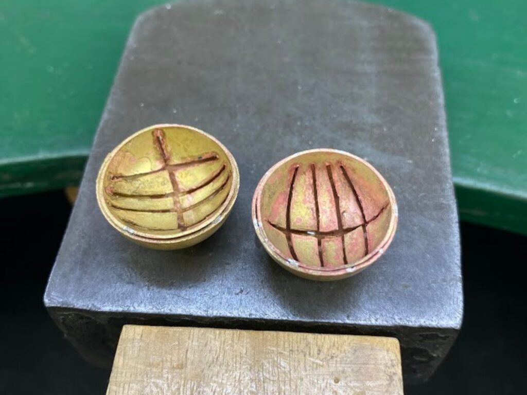 2つの半球をロウ付けしたところ