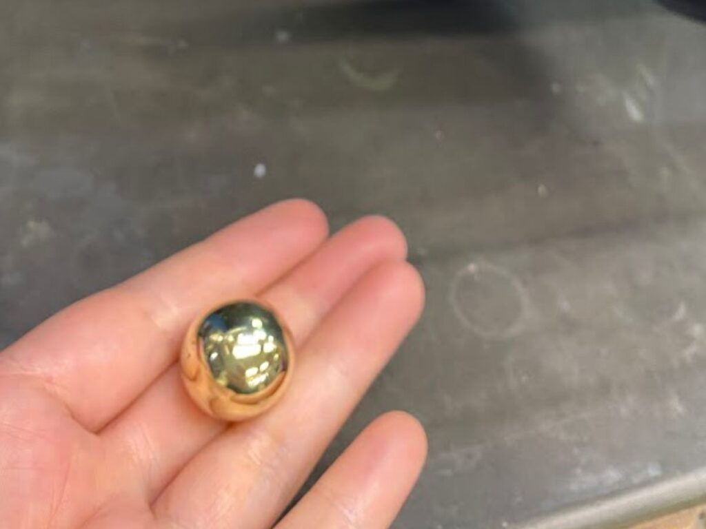 バフがけをしたガムランボール